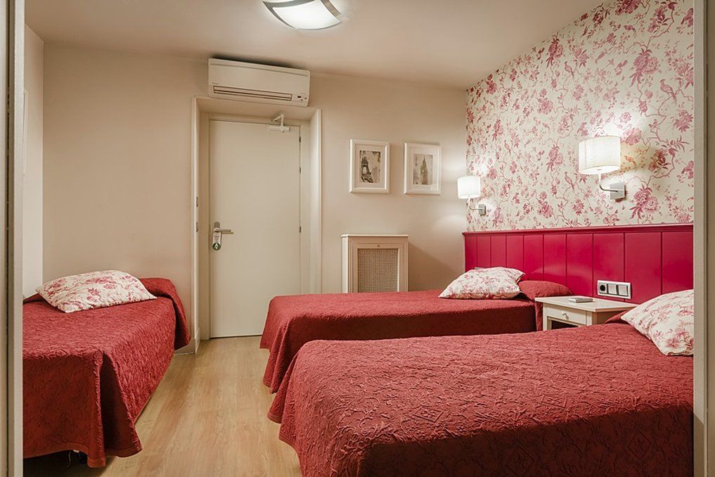 Hostal Matheu Madrid Exterior photo